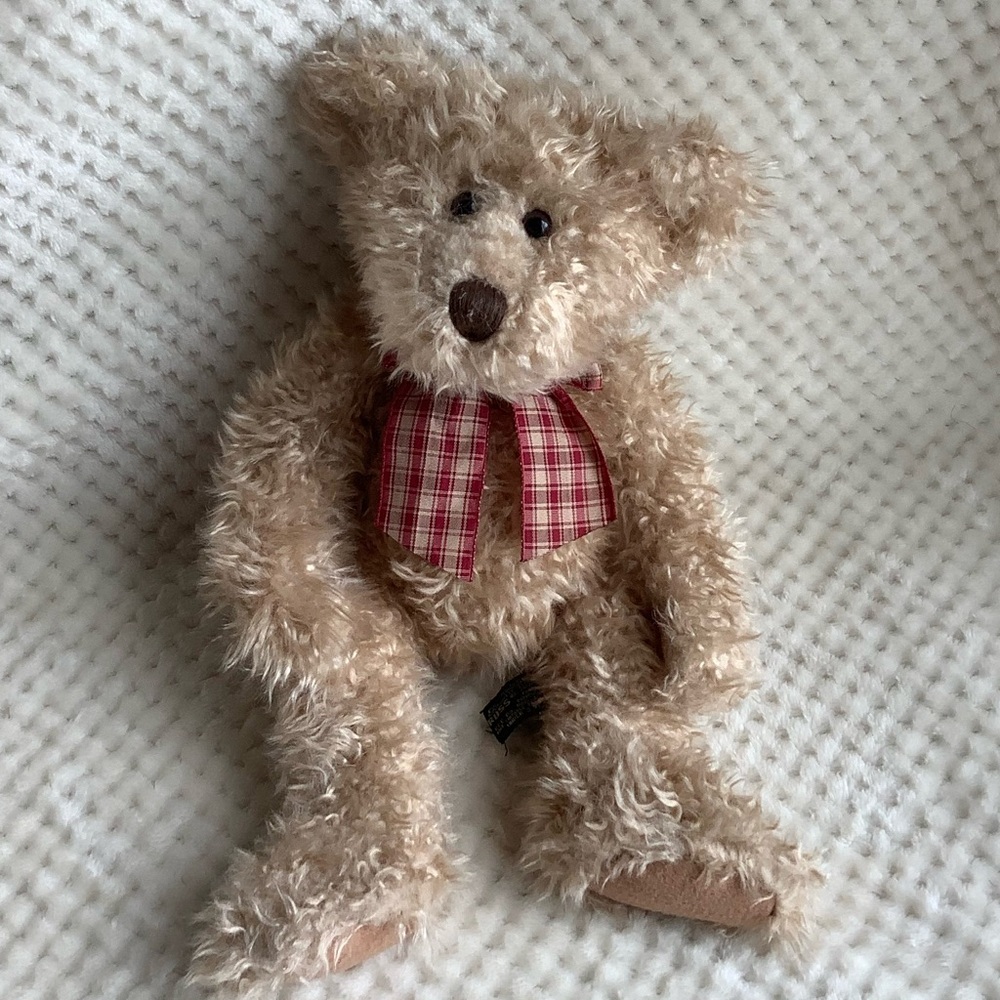 Russ Berrie Plush Toffee Bear Stuffed Animal Toy w Red Plaid Bow